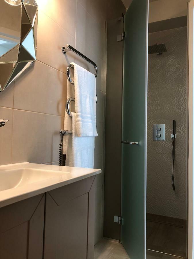 Stylish Old Town Apartment Riga Esterno foto